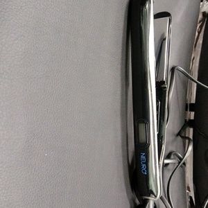 Paul Mitchell Neuro 1 in. Flat iron